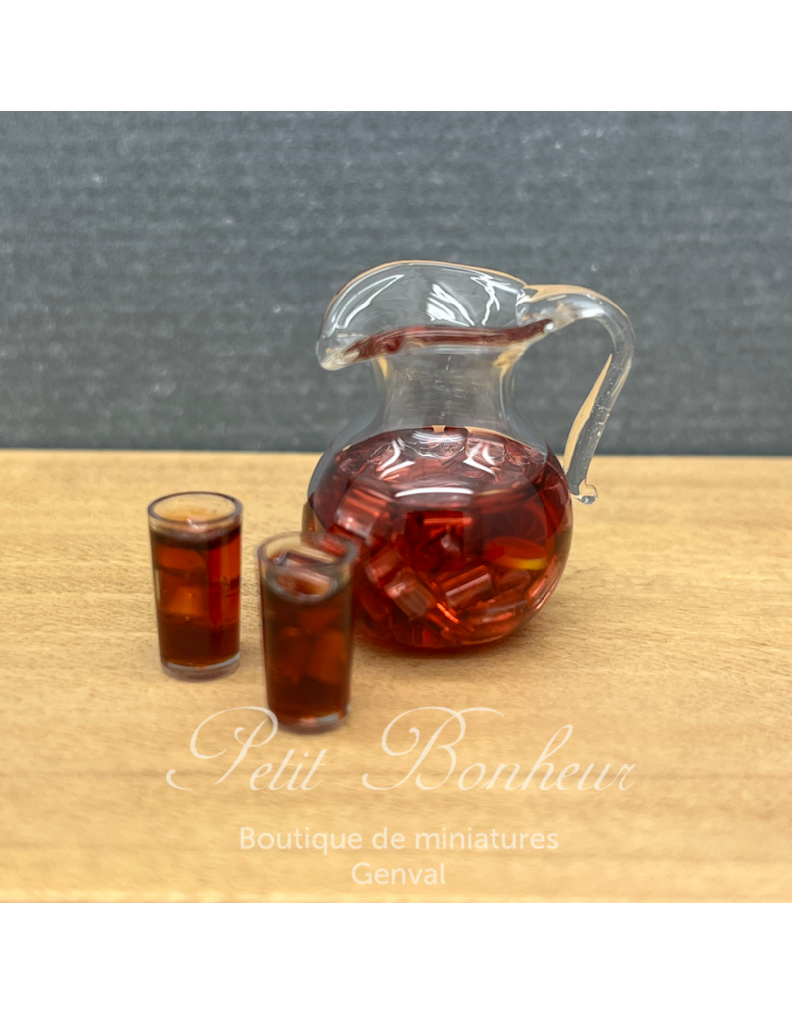 Town Square Miniatures Cruche de thé glacé avec 2 verres (miniature 1/12)