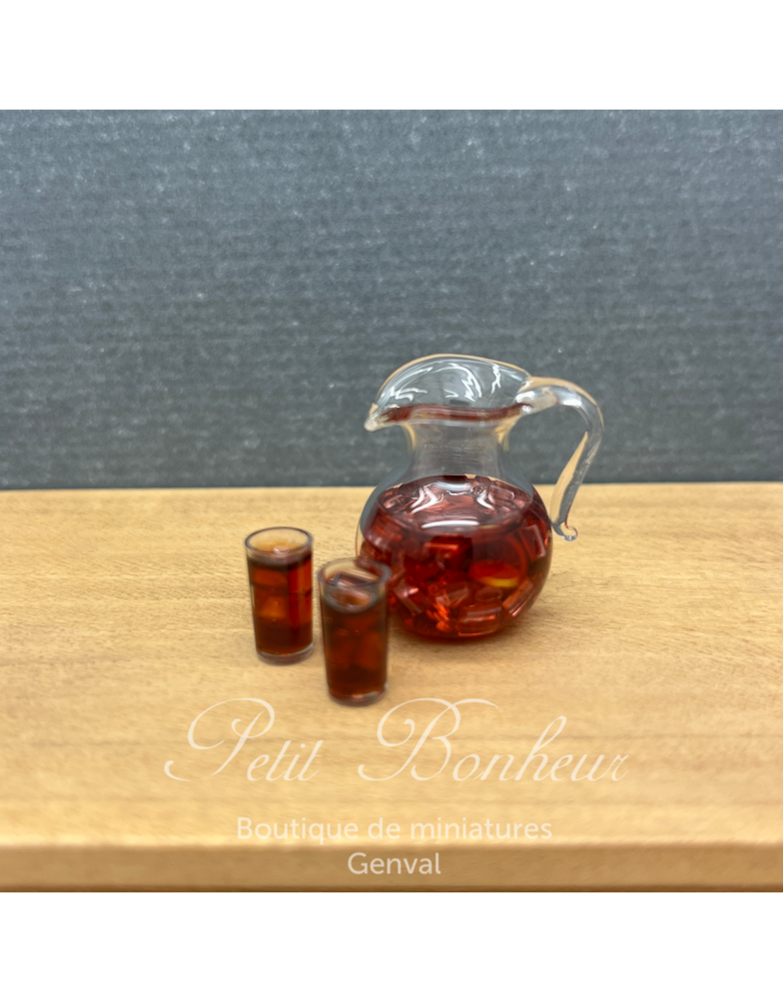 Town Square Miniatures Cruche de thé glacé avec 2 verres (miniature 1/12)