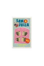 The Mouse Mansion De leukste kleine mini's om jouw zelfgemaakte Muizenhuis mee aan te kleden! Dek de tafel van jouw eetkamer met deze bekers, of zet er eentje op een bijzettafeltje met een krantje erbij. Ook doet een beker het super goed in de badkamer met een tandenborste