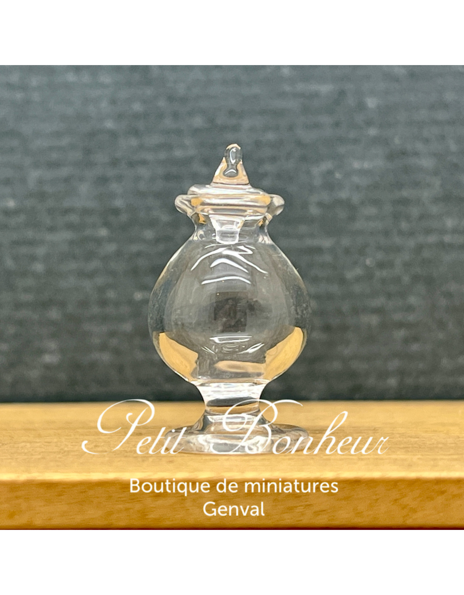 Bonbonnière en verre sur pied