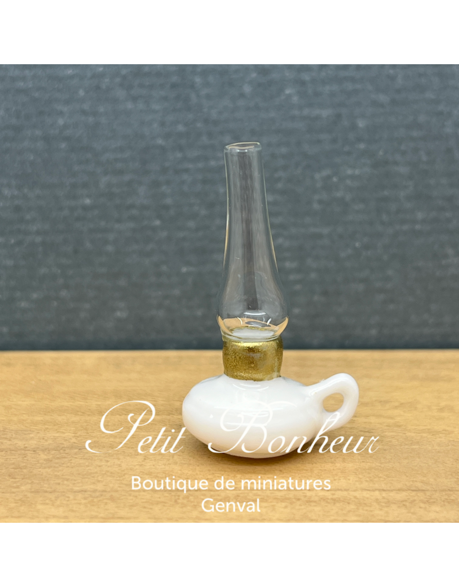 Lampe à huile blanche (non fonctionnelle)