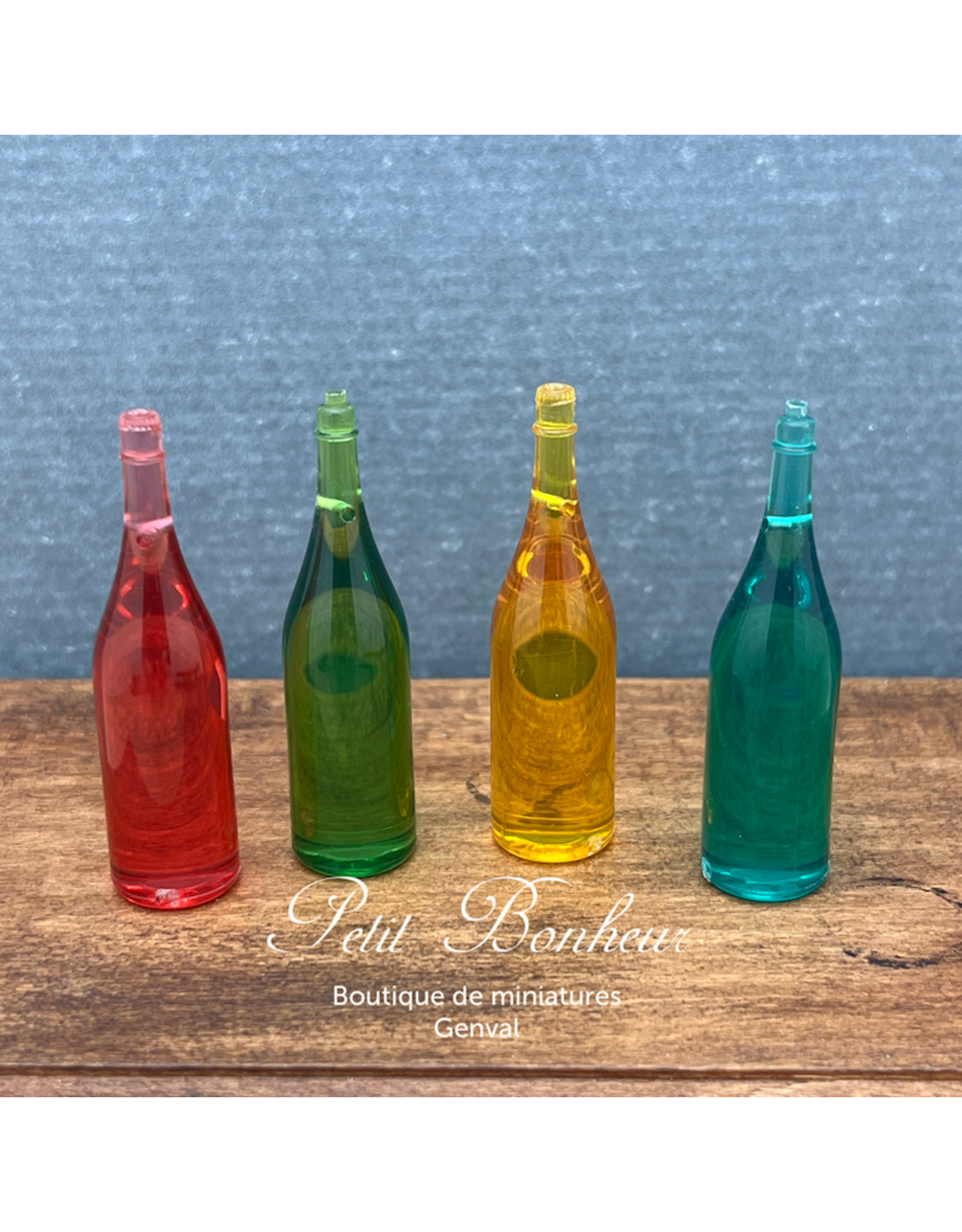 4 bouteilles miniatures colorées