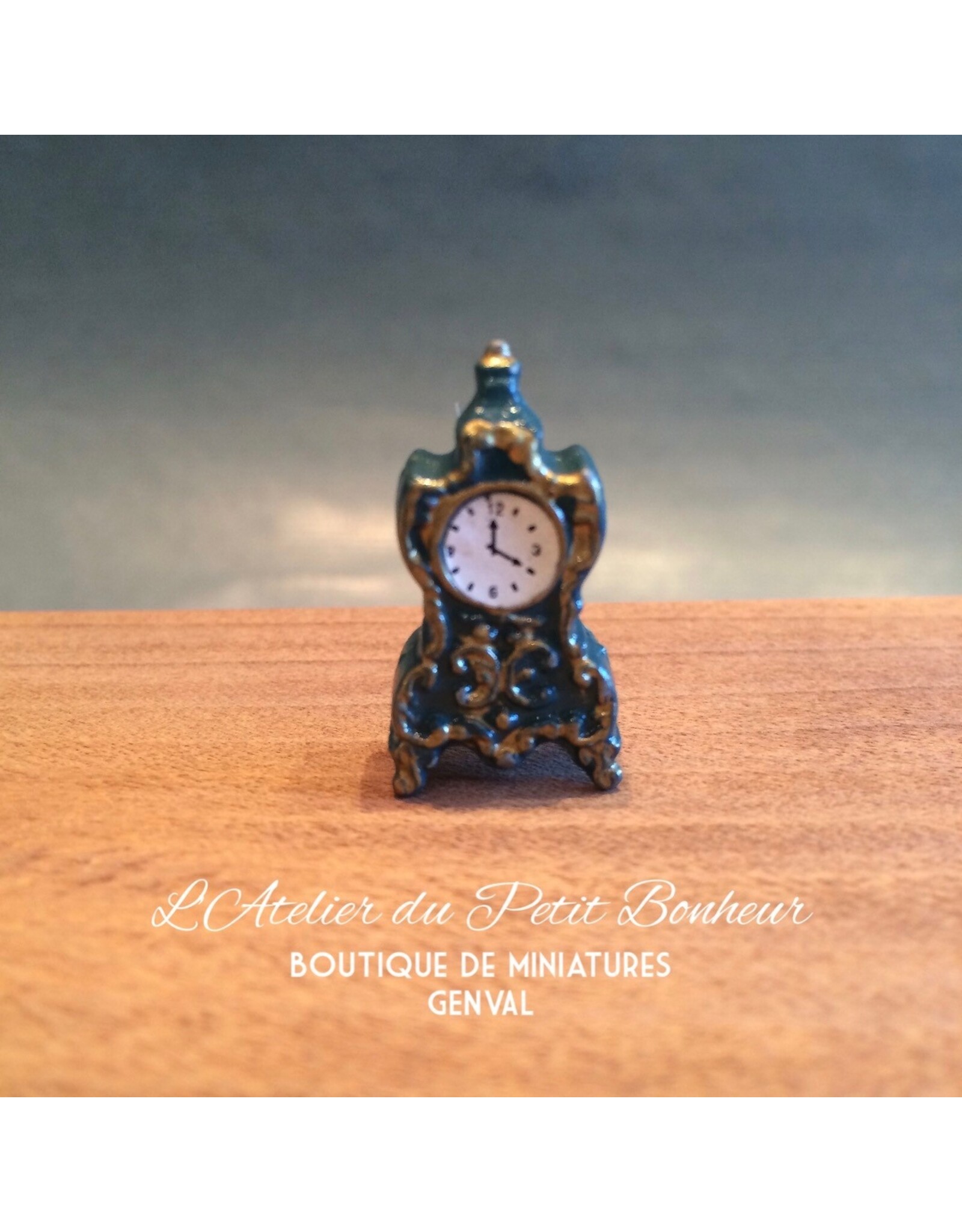 Horloge bleue (résine) miniature 1:12