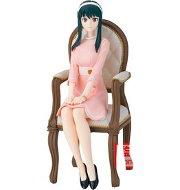 Spy x Family - Yor - Family Photo Figure - Banpresto PVC Statue - 13 cm