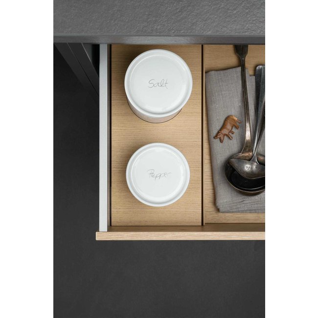 SieMatic Houder, uitvoering: hout, voorzien van 3 voorraadbussen hoog model in porselein