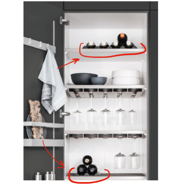 SieMatic Luxe legplank met alu voorzijde en flock2block mat bovenzijde en 5 wijnglazenhouders . Diepte 434mm. Alu houder voor wijnglazen met blank eiken inleg