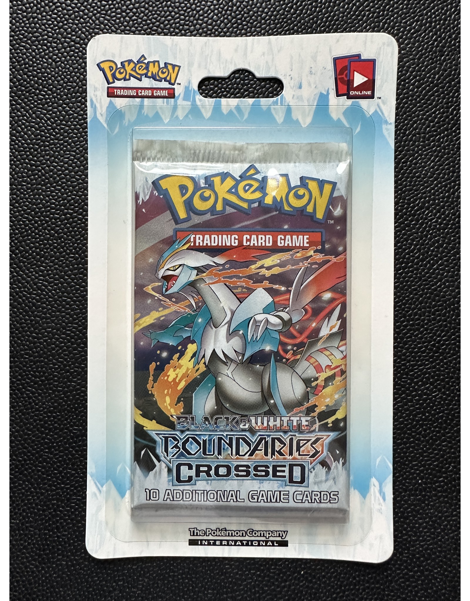 Black & White Boundaries Crossed Blister Pack White Kyurem