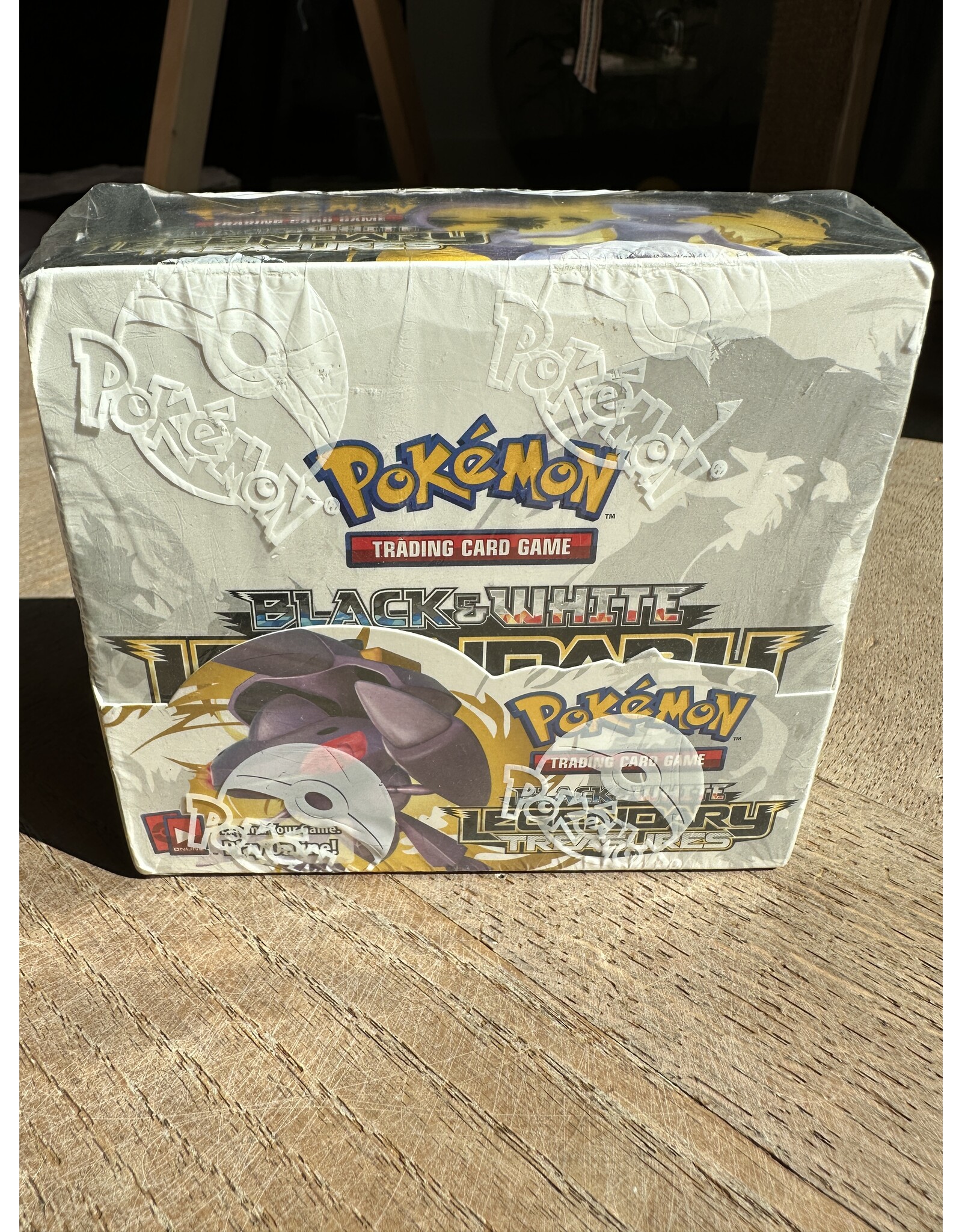 Black & White Legendary Treasures booster (1) BOXBREAK