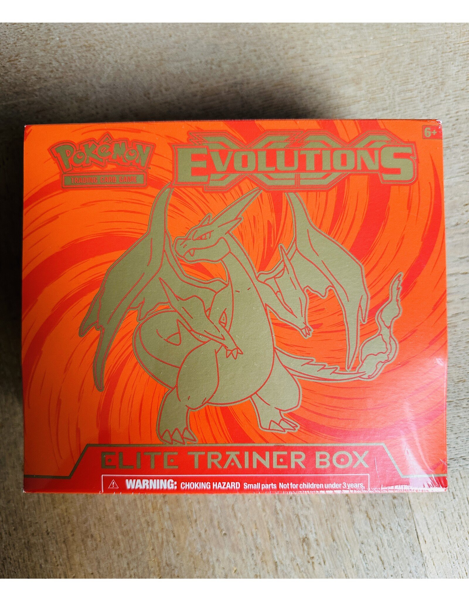  Pokemon TCG: XY Evolutions Charizard Elite Trainer Box