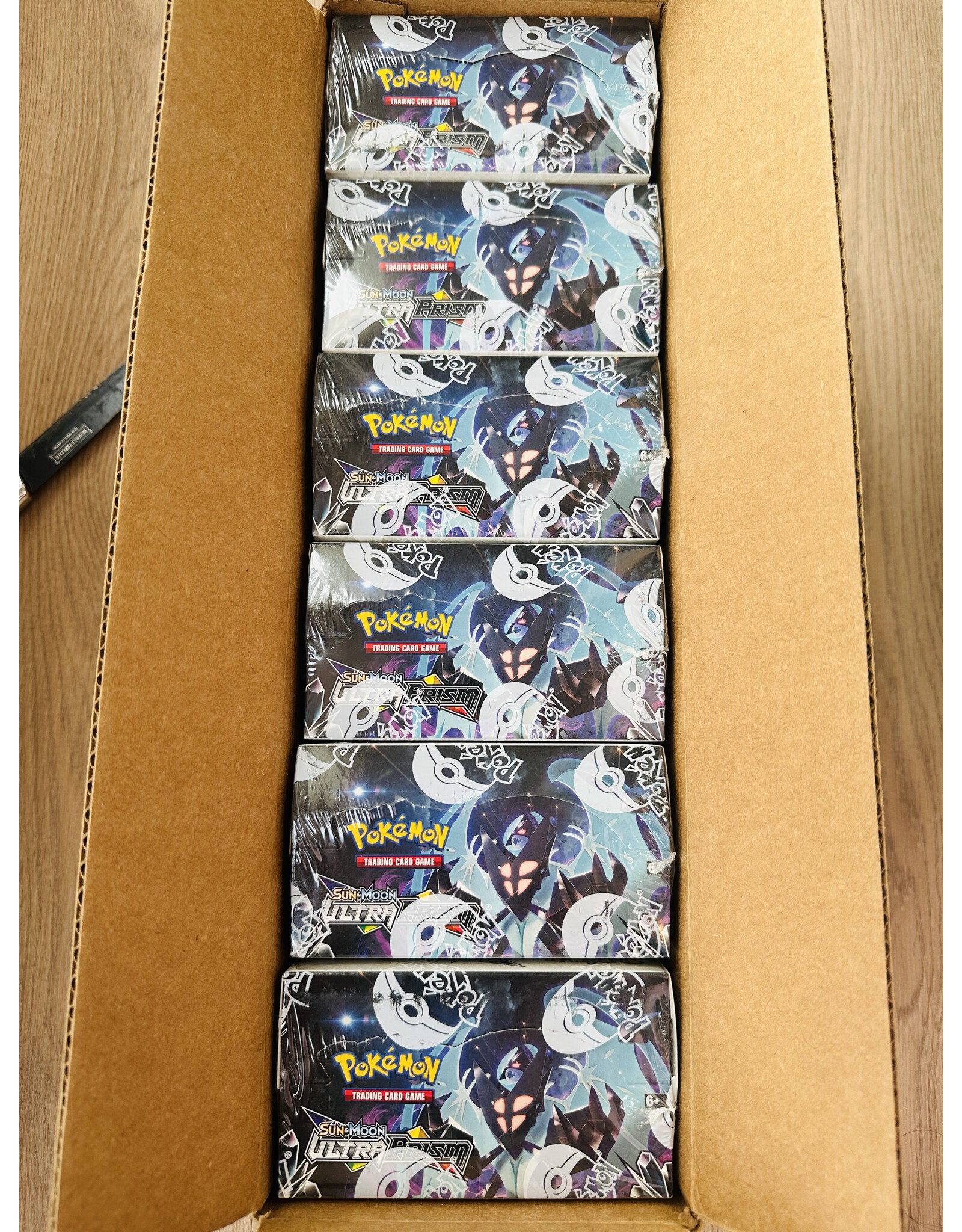 Sun & Moon Ultra Prism booster box (CASEFRESH)
