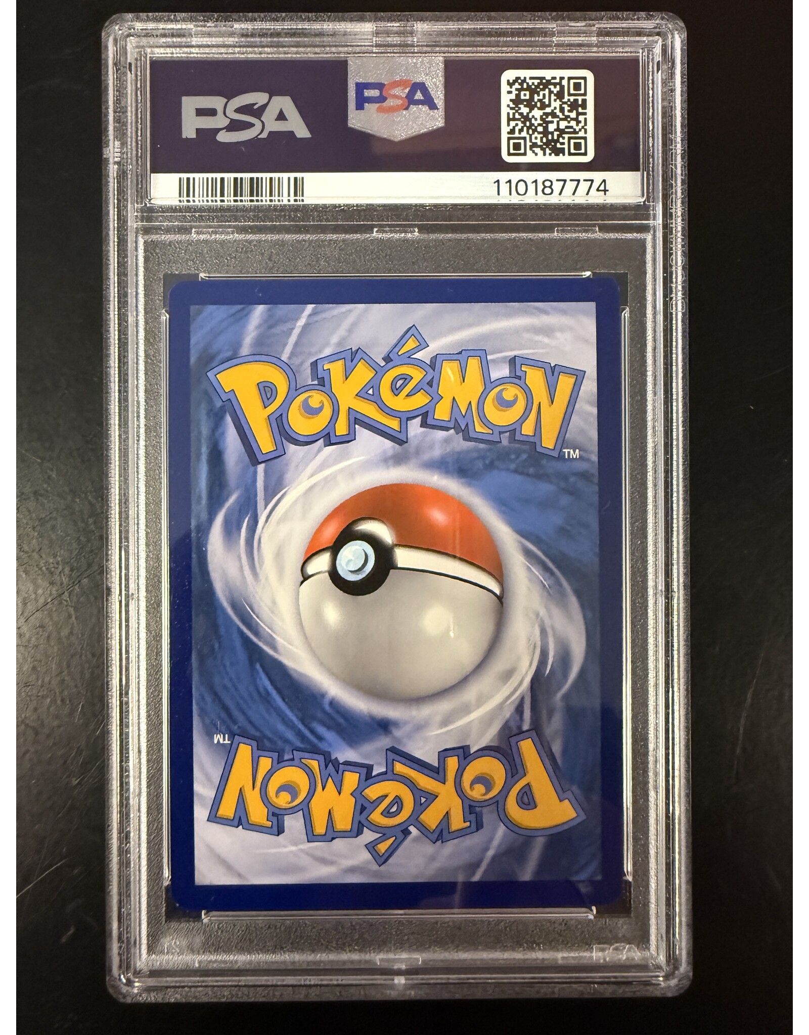 Jolteon VMAX (SWSH 184) PSA 8