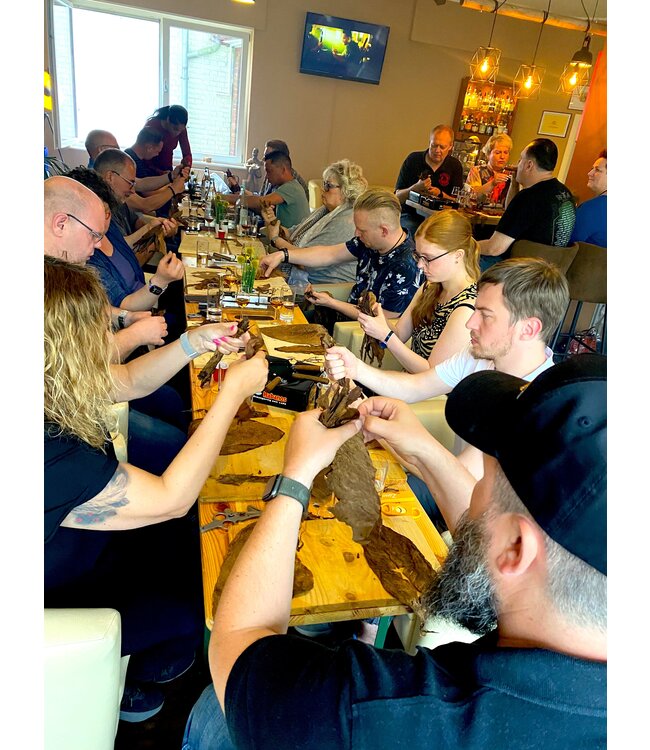 Zigarrenroller und  Rum  Tasting