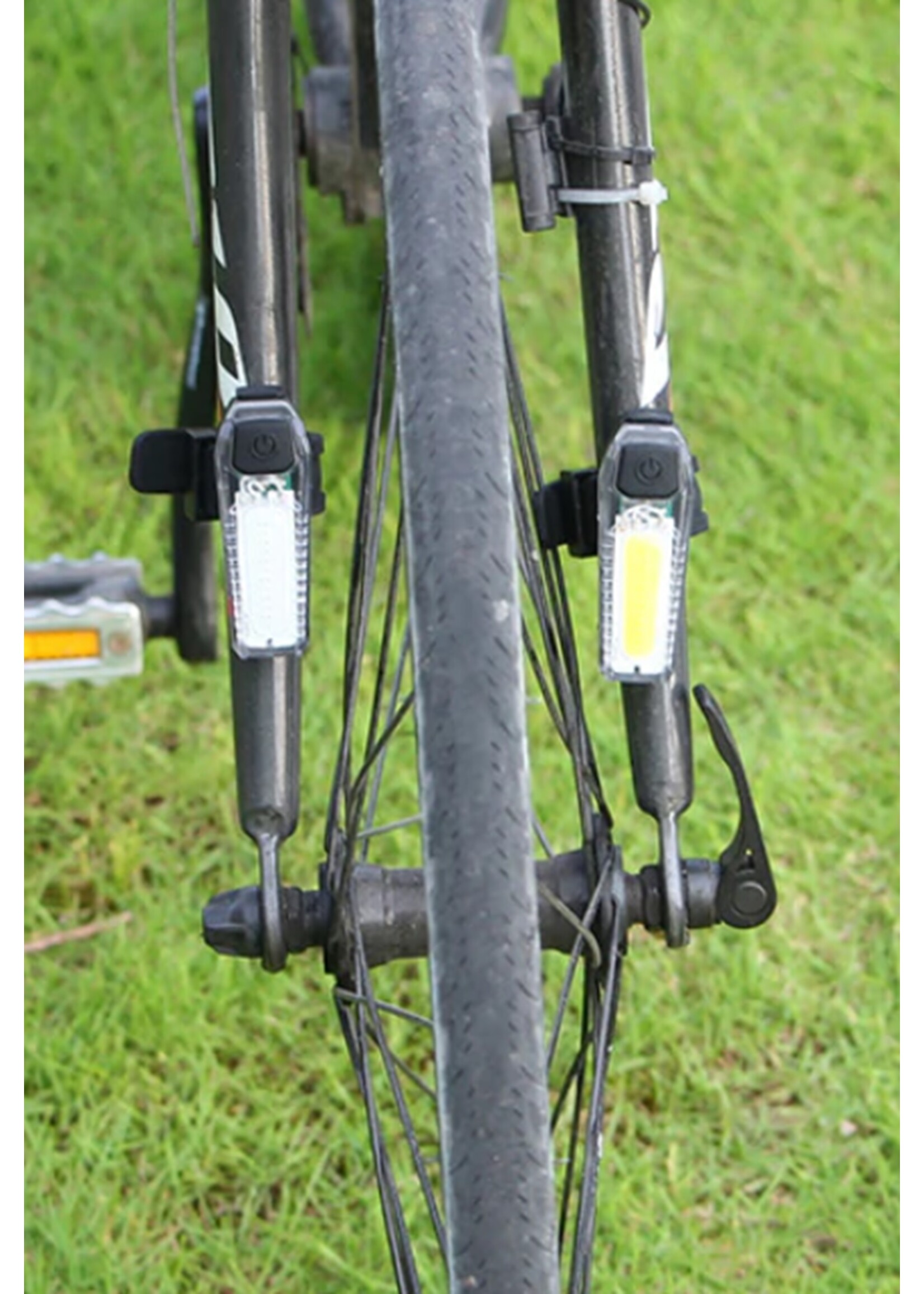 Led Fietslamp - USB oplaadbaar - Oplaadbaar via USB - voorlamp of achterlamp