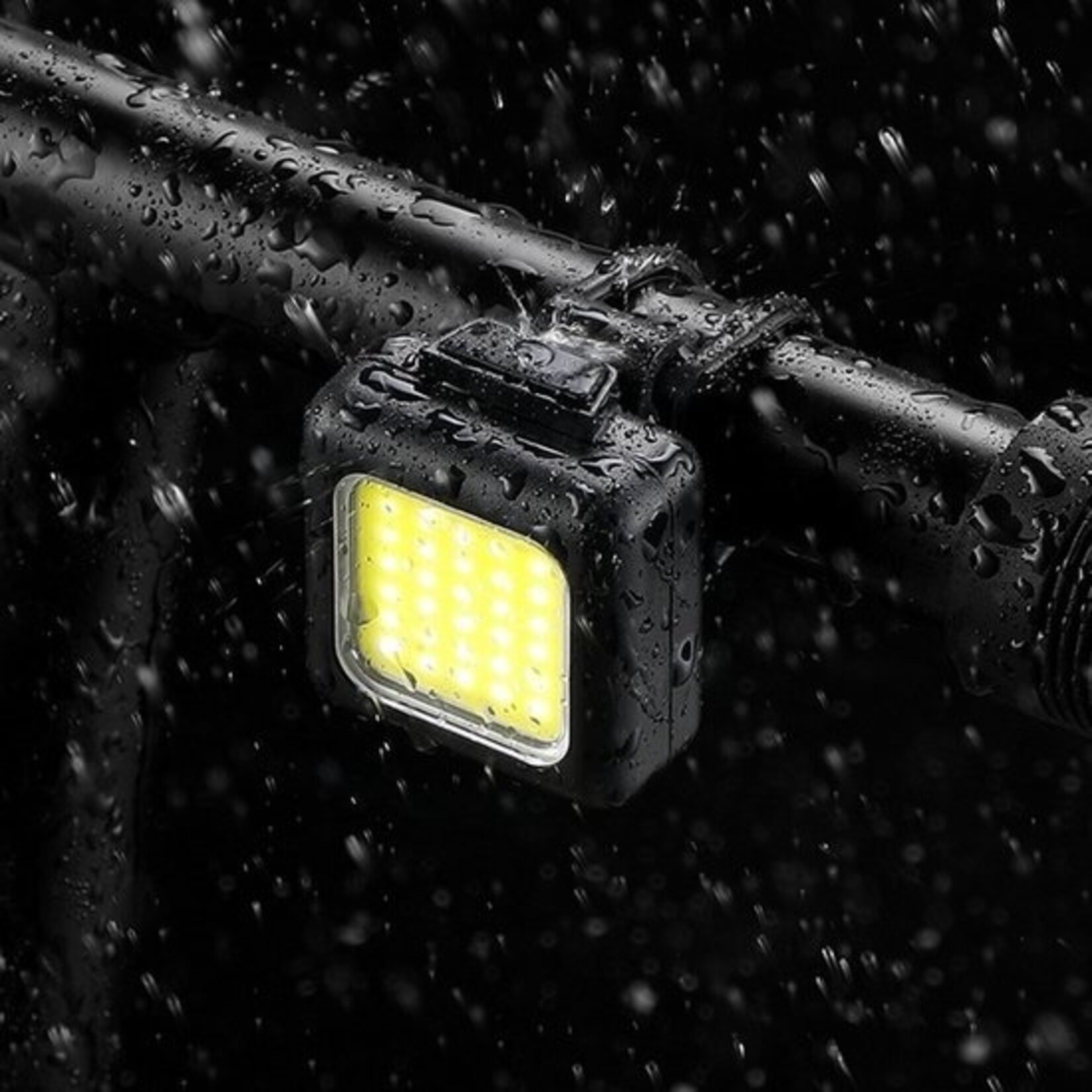 Fietsverlichting - Drie lichtmodi - Waterdicht - USB Oplaadbaar – Voor- of Achterlicht