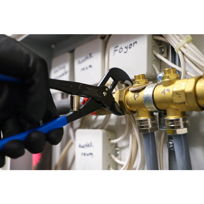 BGS Waterpomptang automatisch afstellend 250 mm