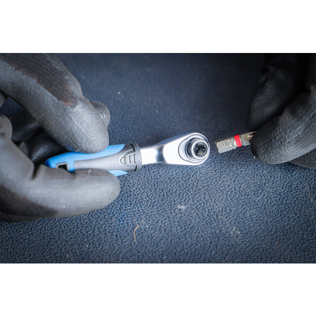 BGS Color bitset - met bit-ratelsleutel - 1/4" - 43 delig