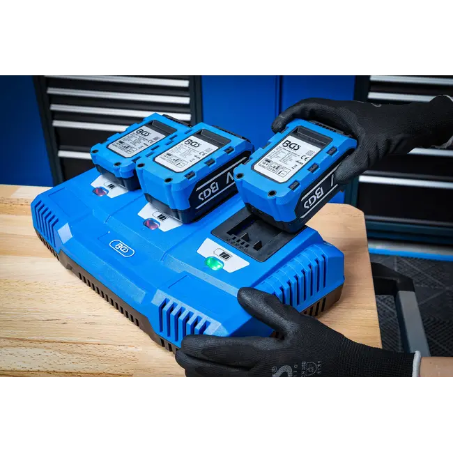 BGS Multilader 18 V – 3 x 2,5 A – Voor BGS Accu's