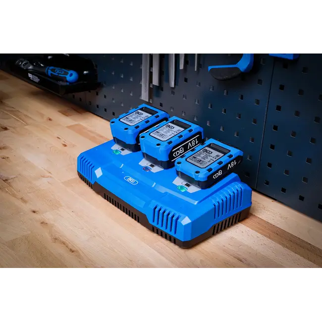 BGS Multilader 18 V – 3 x 2,5 A – Voor BGS Accu's