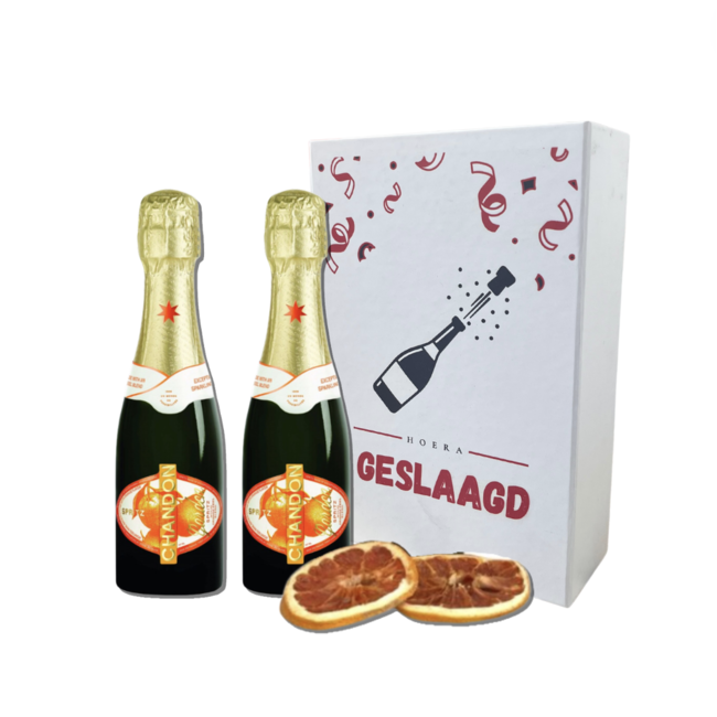 Chandon Geslaagd doos met 2 Garden Spritz 20CL