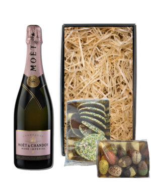 Moët & Chandon Paaspakket Champagne Rosé 75cl met Luxe Paaschocolade  & Paasflikken