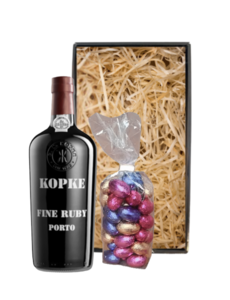 Kopke Paaspakket Fine Ruby Port 75CL met Luxe Paaschocolade en Bonbons