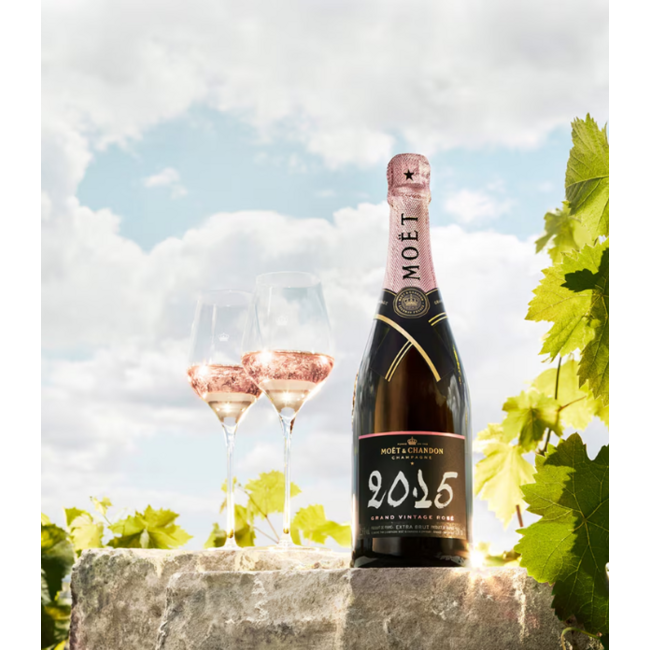 Moët & Chandon Grand Vintage Rosé 2015 in Giftbox 75CL