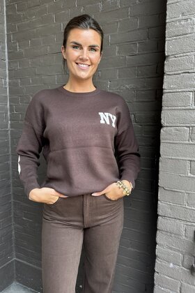 Trui New York Bruin
