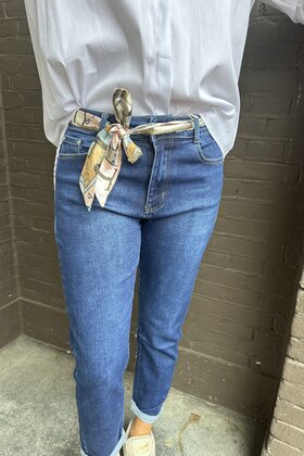 Jeans Mom Blauw + sjaalriem
