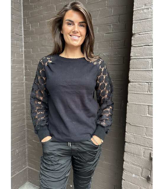 Trui Monica Zwart