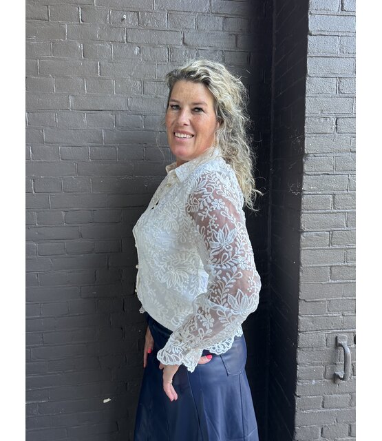 Blouse Yuki Off-white Blouse Yuki Off-white