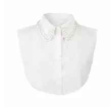 Kraagje wit met balletjes