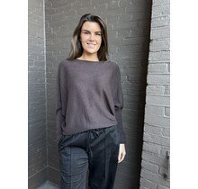 Trui Winanda donker bruin