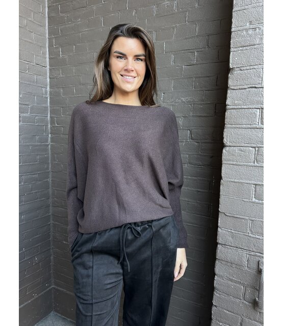 Trui Winanda donker bruin