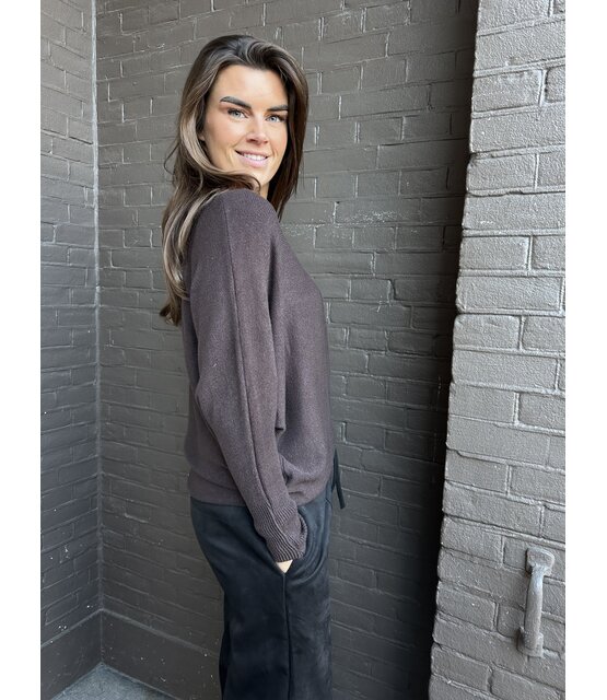 Trui Winanda donker bruin