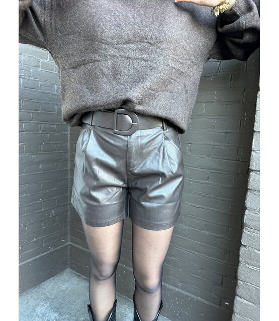 Short Leather Look Bruin
