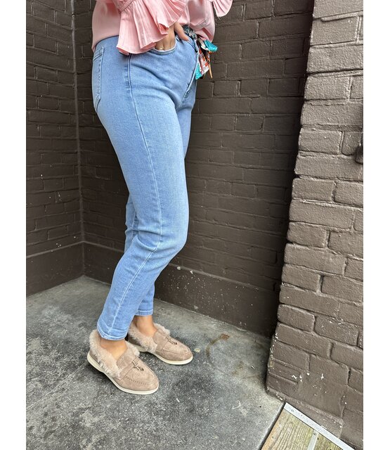 Jeans Mom + Sjaalriem Lichtblauw