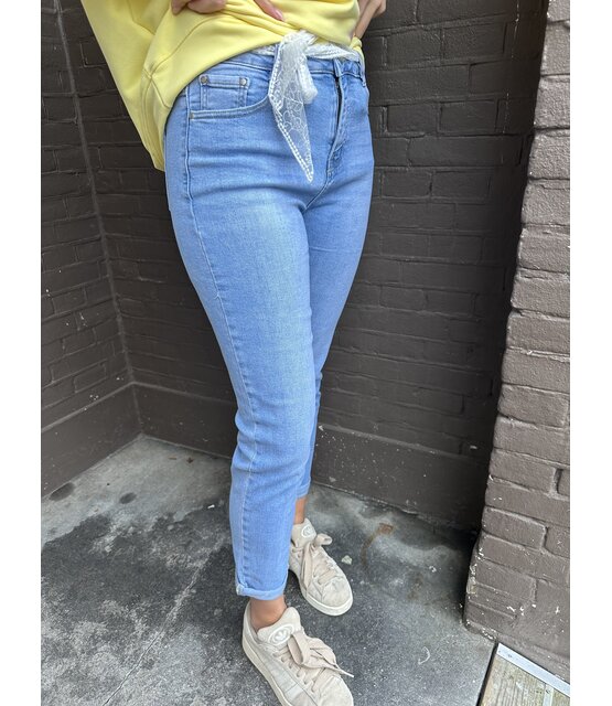 Jeans Mom Blauw + sjaalriem Kant