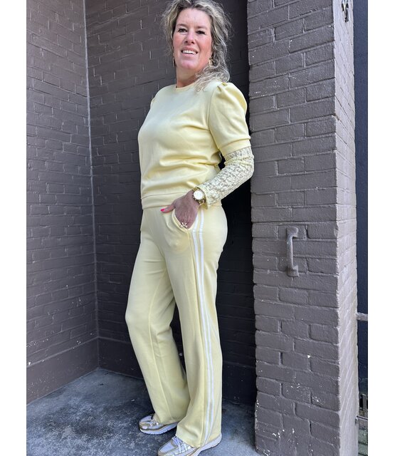 Broek Moniek geel
