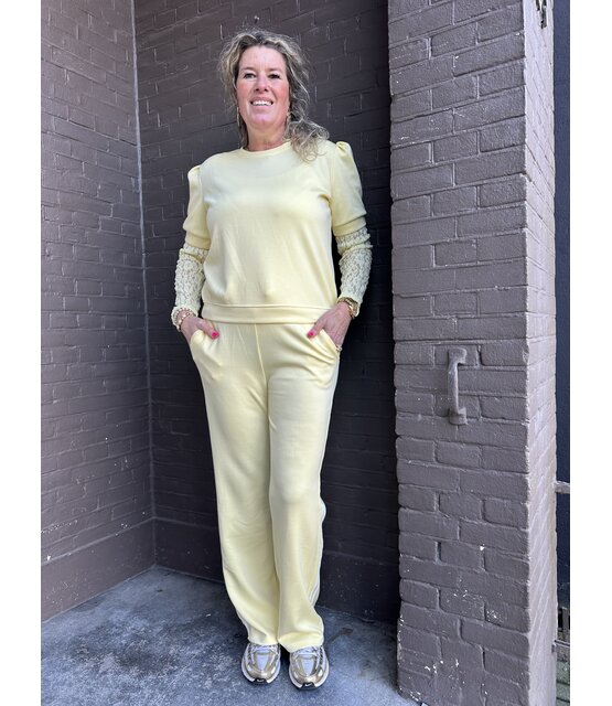Broek Moniek geel