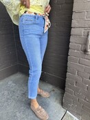 Jeans Mom + Sjaalriem Lichtblauw