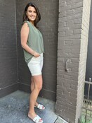 Short jeans beige