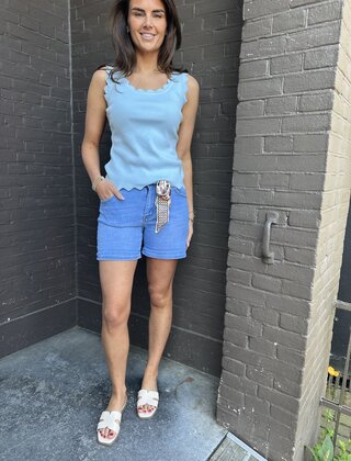Short Mom Blauw