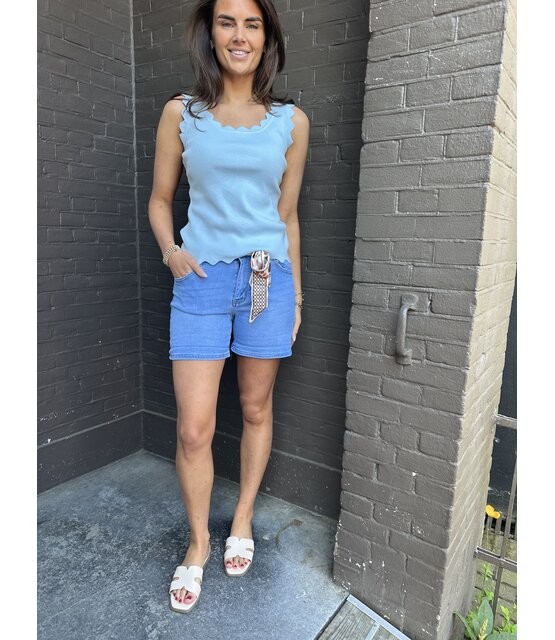 Short Mom Blauw
