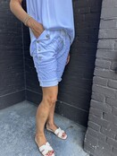 Short Sascha wit