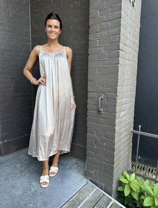 Jurk Stella schelp champagne