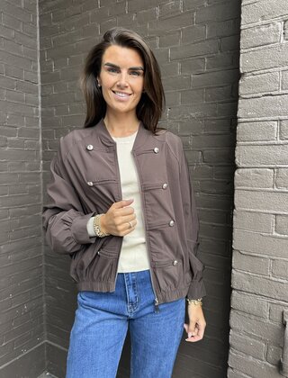 Jas Laura bruin