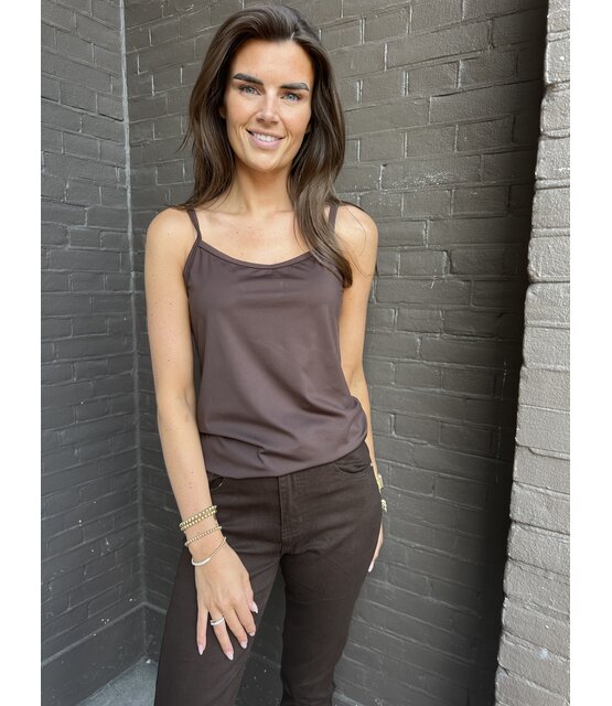Top Lizzy Travel Bruin