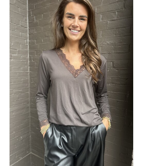 Top Mies Bruin