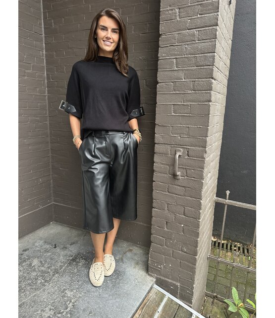 Jort Leather Look Zwart