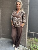 Top Liz bruin